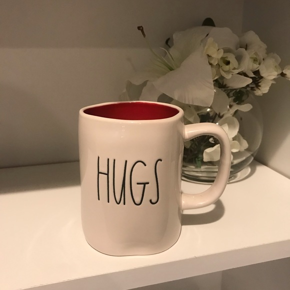 Rae Dunn HUGS KISSES mug - Picture 2 of 3